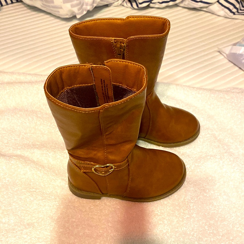 Children’s place boots size 7 EUC